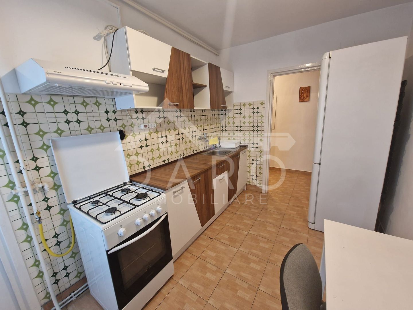 Închiriez apartament 2 camere  in TUDOR - Poză 2