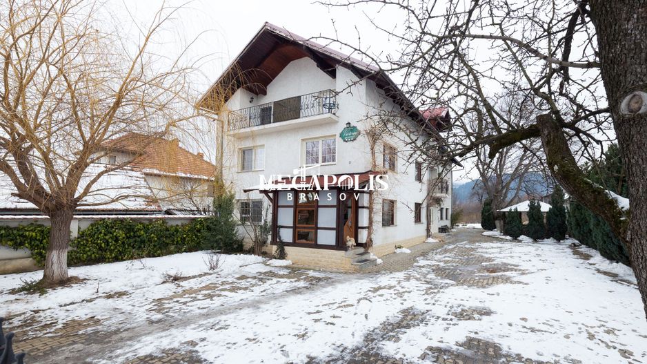 Pensiune de vânzare în Râșnov | 14 camere | 427 mp - Poză 1