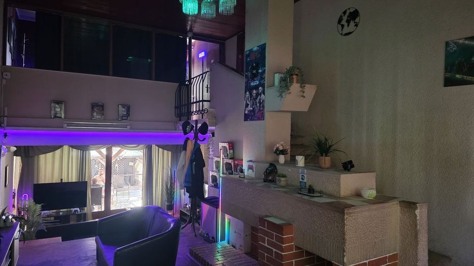 BRASADAS vinde proprietate ultracentrala, doua case 250 mp. - Poză 9