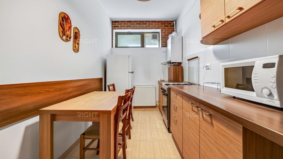 Casa pe 3 niveluri | Terasa cu priveliste | 3 parcari | Pozitie centrala - Poză 33