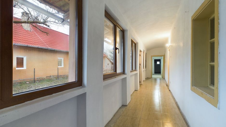 Oportunitate unică! Casă reabilitată parțial în Nitckidorf - Poză 3