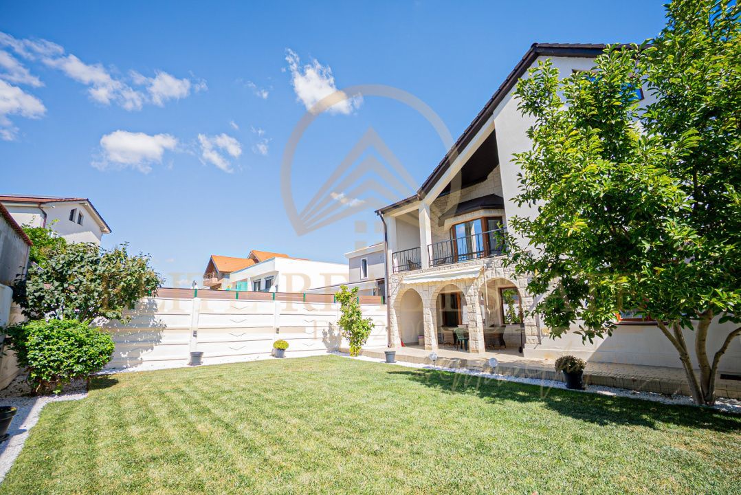 Ovidiu Sud - Zona premium - Vila impozanta, curte mare, garaj, terasa! - Poză 4