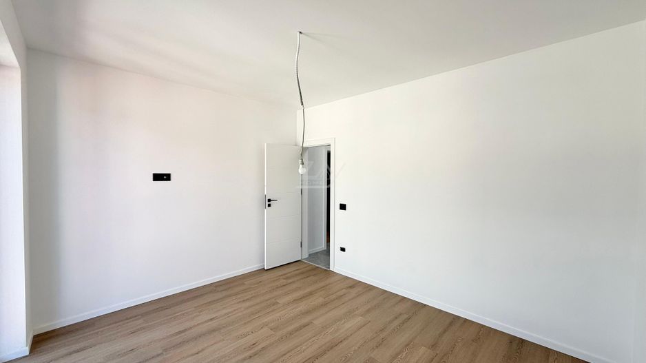 Ap pe 2 niveluri. 4 camere, 2 bai. 2 locuri de parcare. - Poză 12