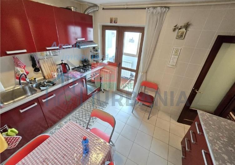 Apartament 3 camere Tătărași str. Ciurchi - Poză 3