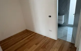 Duplex despărțit prin perete dublu/ Garaj - Poză 25