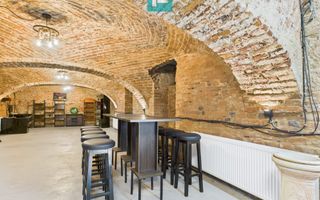 Eleganță subterană - pivniță exclusivistă Arad - Poză 30