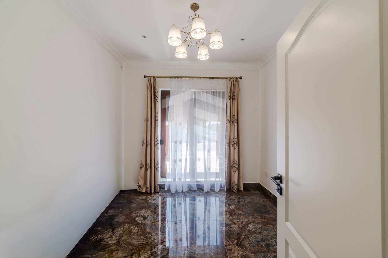 Casa pe parter premium cu piscina in Chisoda independenta energetic - Poză 26