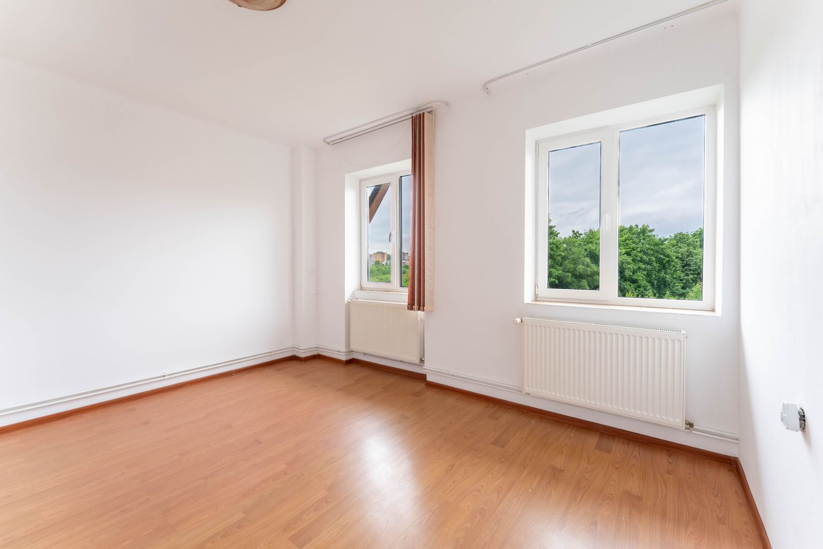 Super oferta, apartament 2 camere! - Poză 4
