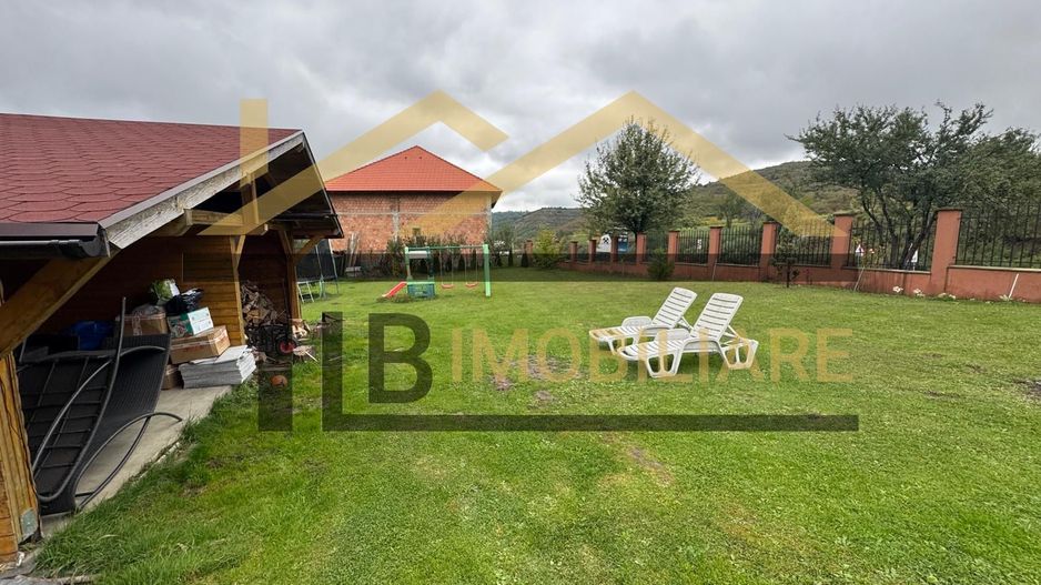 Vila cu 8 camere de vanzare, teren 1580mp, Zona Praid - Poză 5