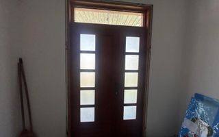 Casă de vânzare în centrul Oituzului, DN11 - Poză 7