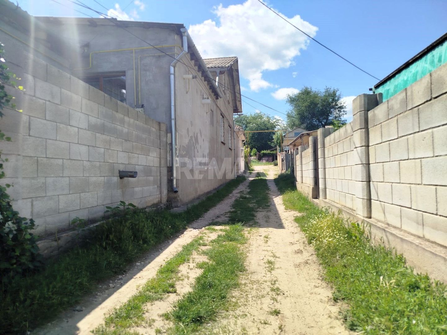 Locuință de 74 m² în Chetrosu, aproape de traseul R2 – potrivită de amenajare după propriul gust - Poză 2