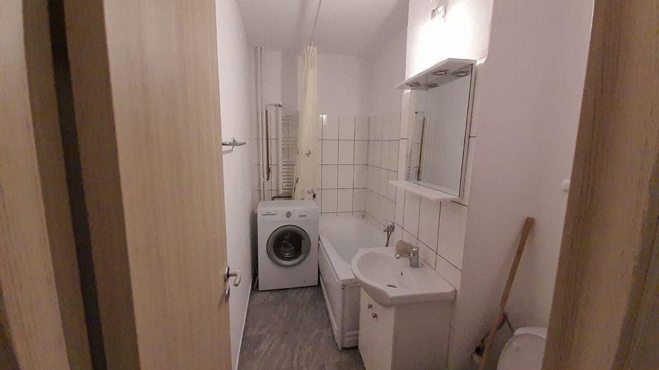 Garsonieră spațioasă, bloc anvelopat, zona Sebastian – Vulcan-Pet friendly - Poză 2