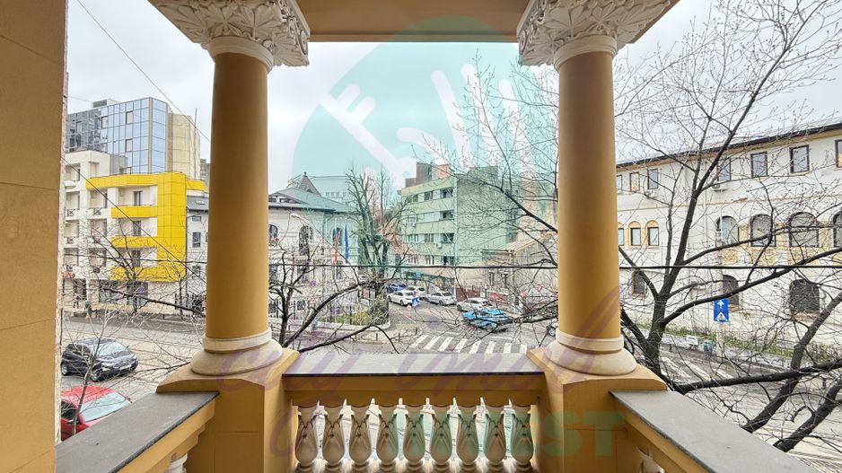 Apartament boieresc partial renovat - Poză 1