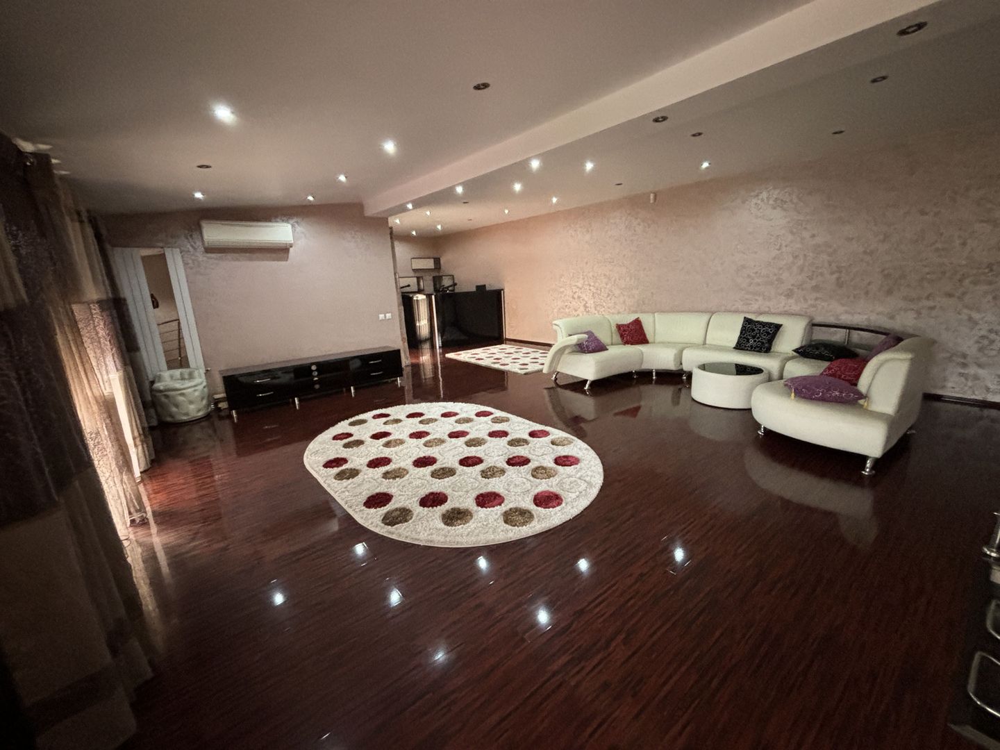 Casa 6 Camere Fabrica de Glucoza Petricani - Poză 1