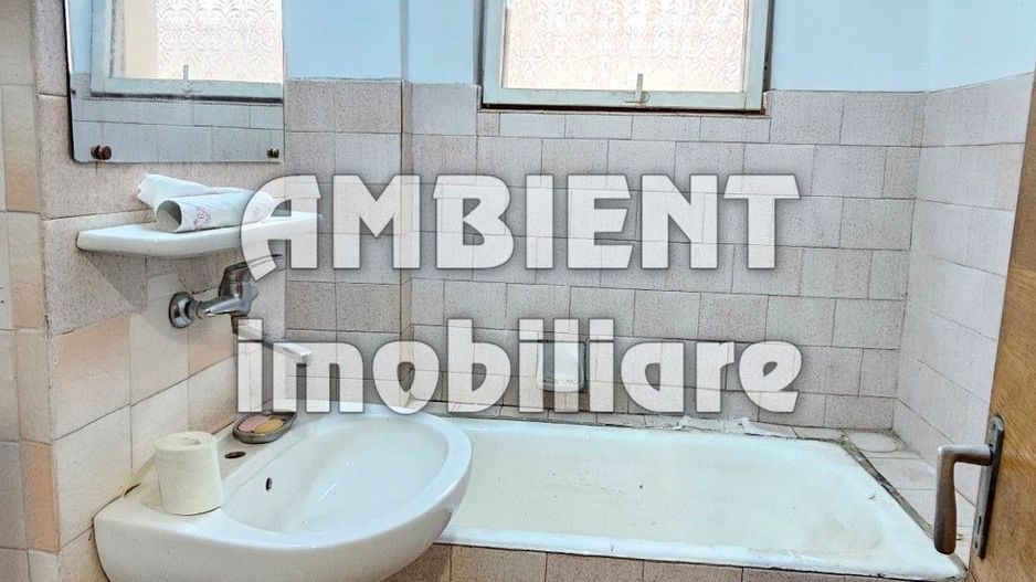 Apartament cu 3 camere, etaj 3, zona CENTRU; - Poză 5