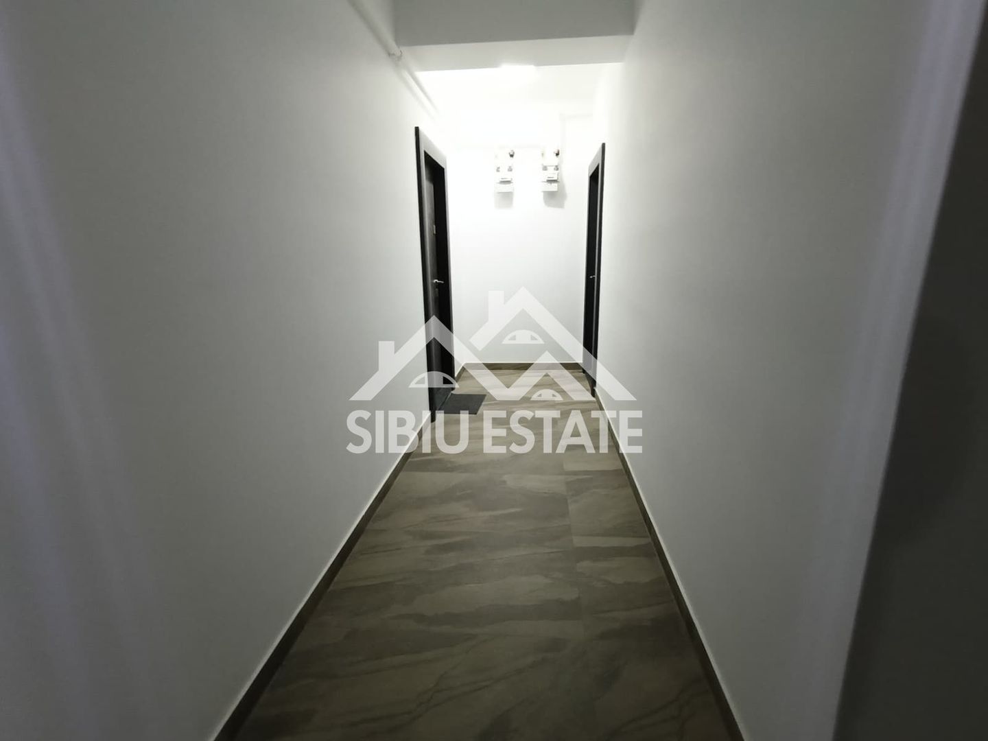 Apartament 3 camere, finisat, partial mobilat- Calea Surii Mici Sibiu - Poză 6