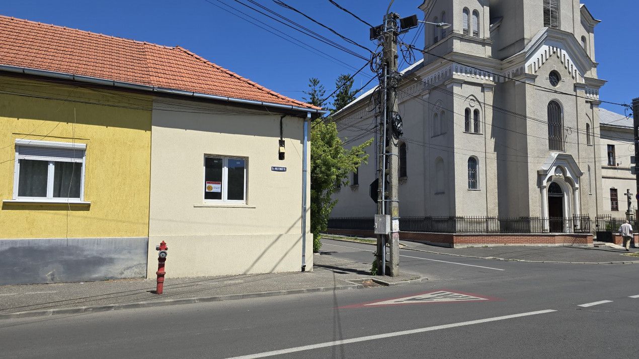 De Vânzare Casă 2 camere P-ȚA Mică - Poză 1