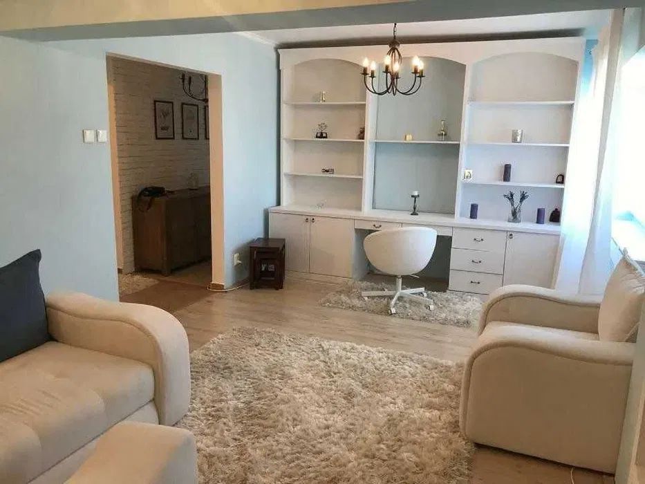 Apartament spatios Romana - Poză 1