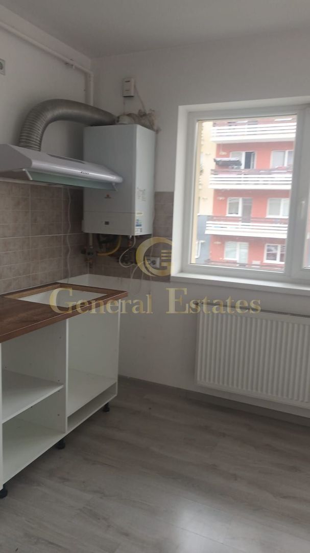 Ap. 3 camere etaj 1 cu parcare - Poză 3