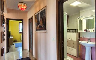 Tractoru, zonă liniștită de case, apartament spațios 3 camere cu garaj - Poză 10