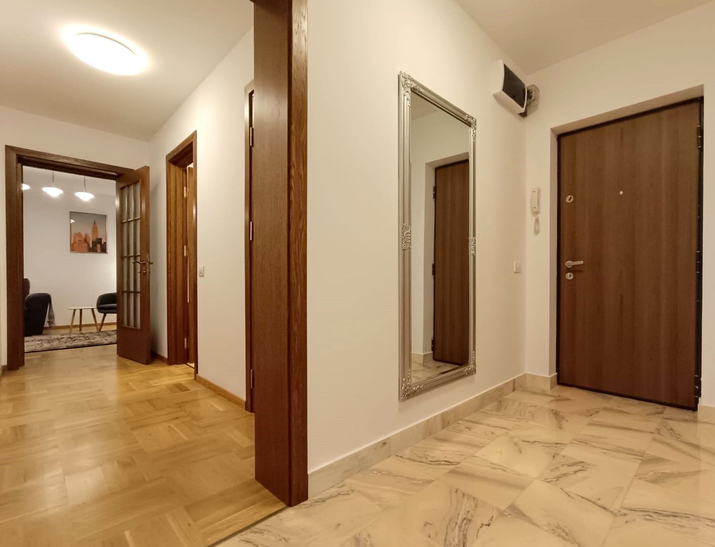 Inchiriem 2 camere complet renovat si mobilat zona 1 Mai - Poză 16