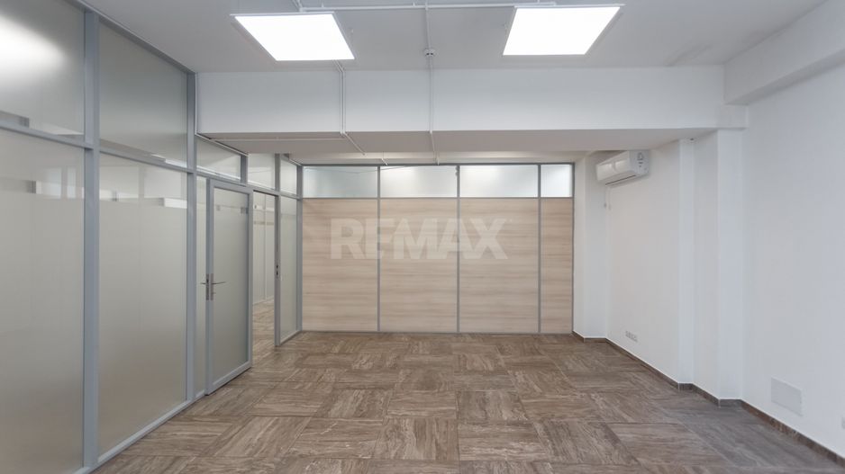 Vanzare oficiu in centru orasului - Poză 5