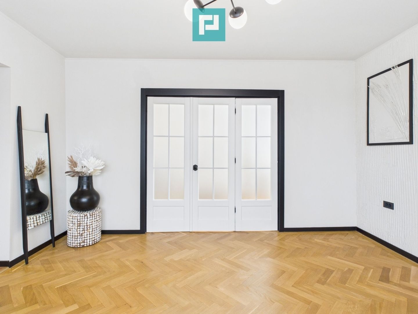 Apartament modern situat central în Oradea - Poză 7