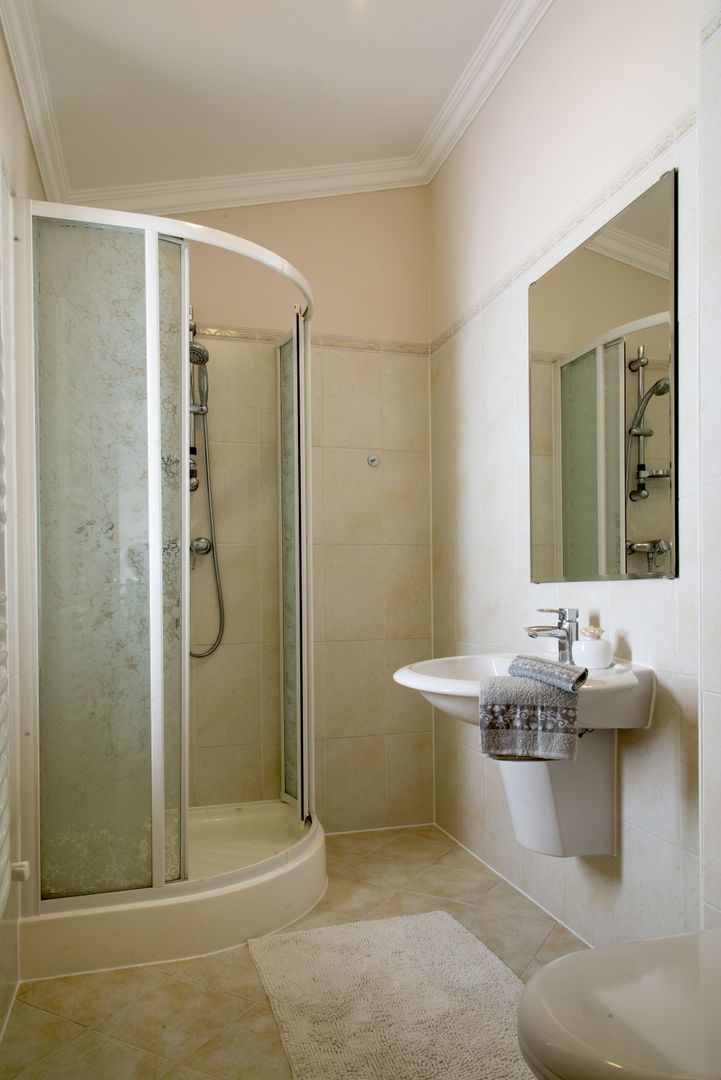 Generoasa si spatioasa - Poză 32