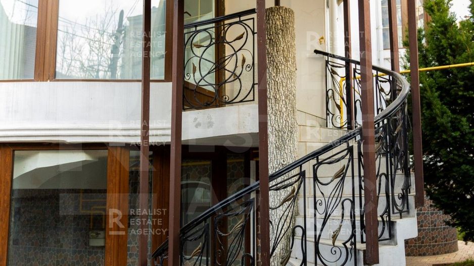 Chirie, oficiu, 4 nivele, 11 odăi, str. Mazililor, Botanica - Poză 1