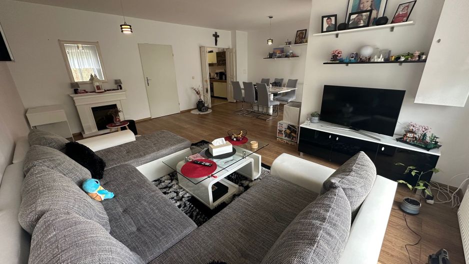 Casă / Vilă cu 5 camere zona Lunei - Poză 10