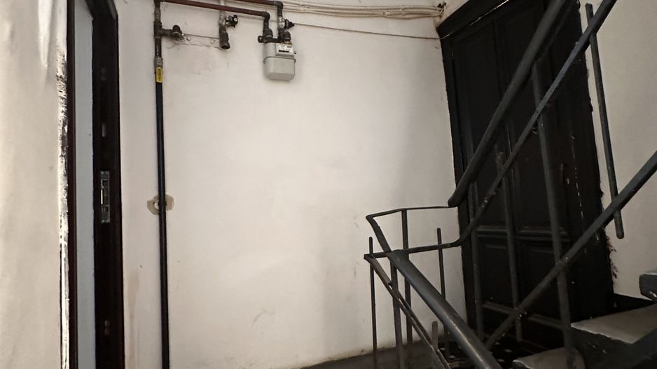 Apartament 2 camere - baie si bucatarie separate, singur pe etaj. - Poză 3