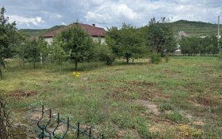 Casă de vânzare în URIU - 1400 mp teren . - Poză 3