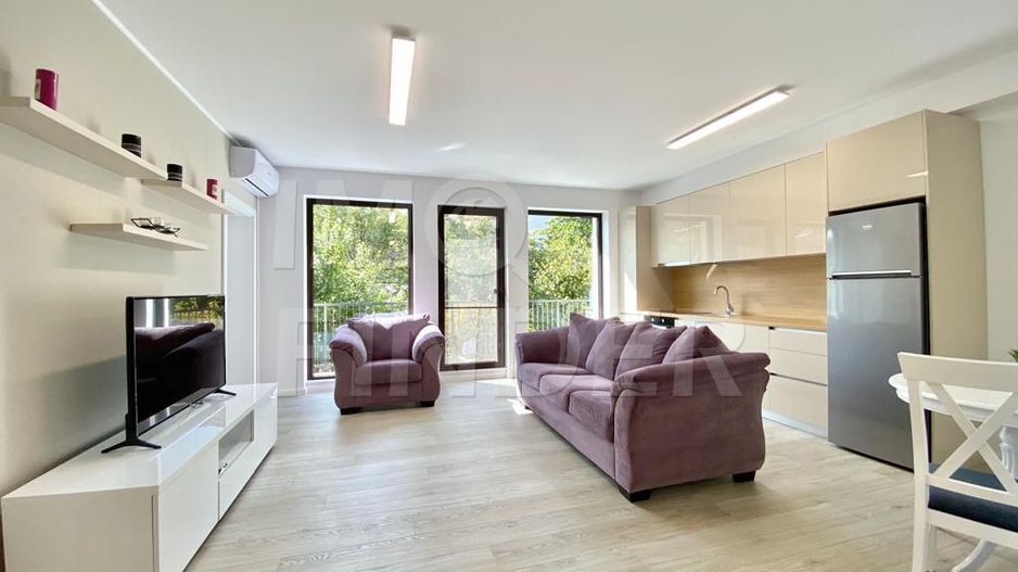 Inchiriere apartament 3 camere situat in vila privata, zona UMF - Poză 1