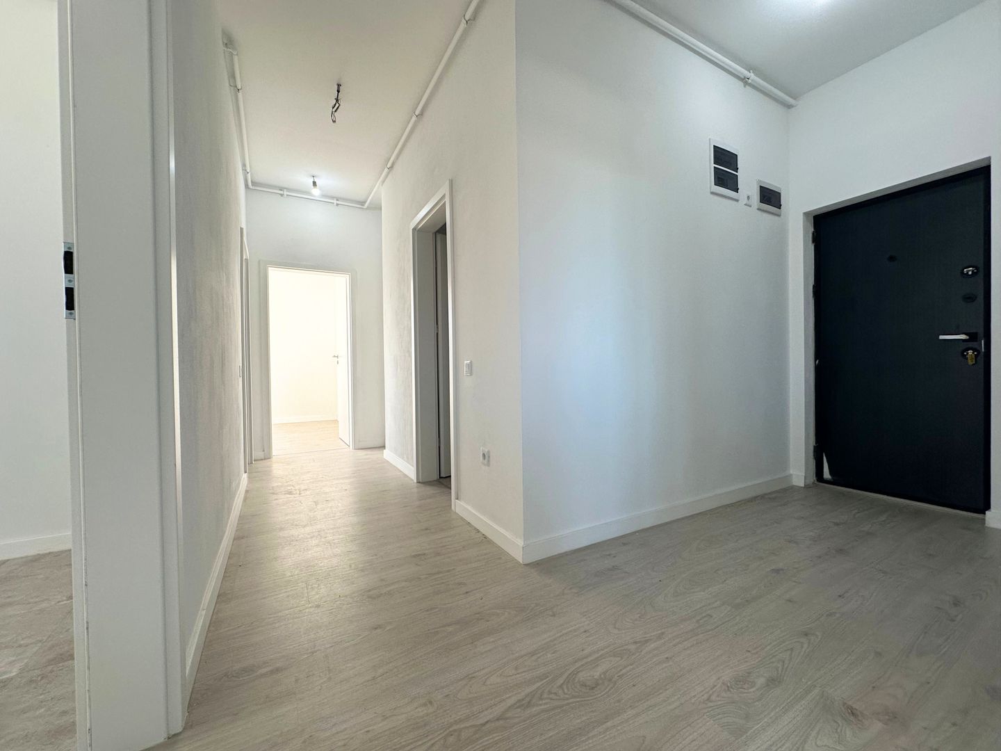 Apartament 2 camere 60 mp cu geam la baie lângă Paradisul Acvatic - Poză 3