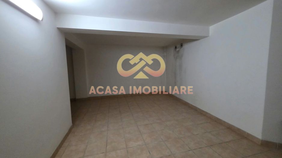 VILĂ SPAȚIOASĂ ÎN TĂTĂRAȘI | 450 MP | CURTE 400 MP - Poză 19