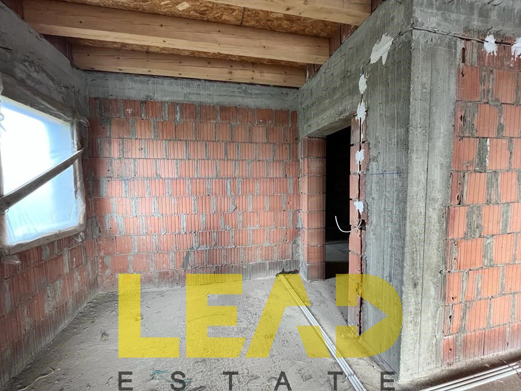 Oportunitate investitionala, Casa la rosu in Cristian! - Poză 15