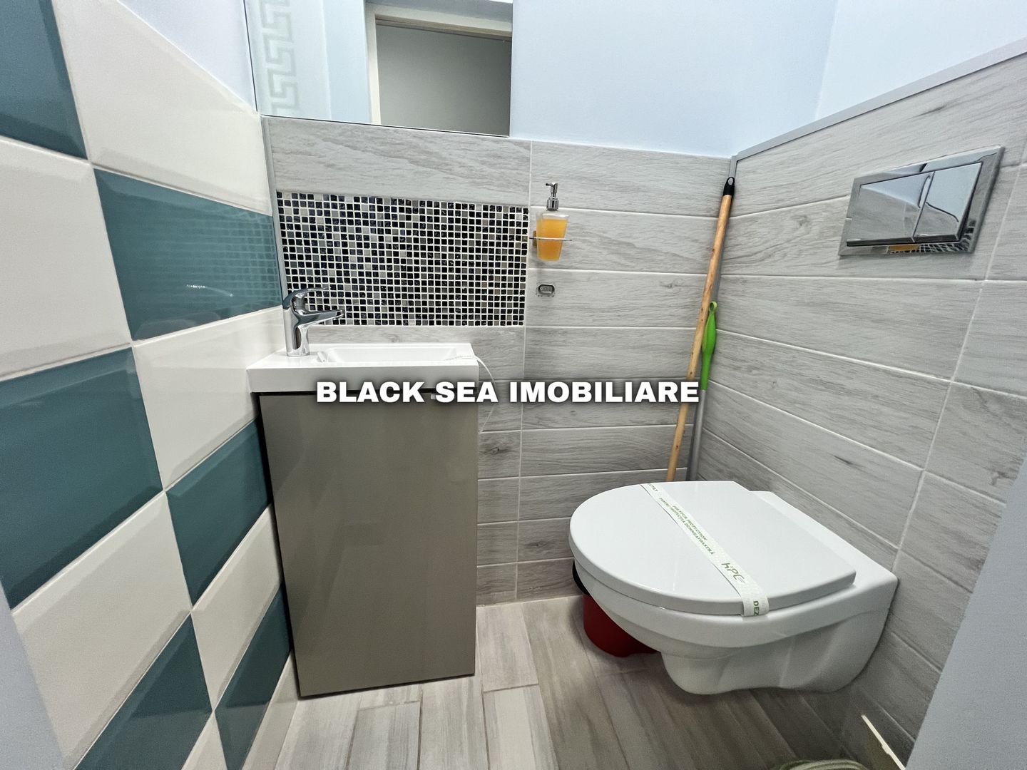 Apartament 2 camere de vanzare, Prima linie la mare.- Ocazie - Poză 11