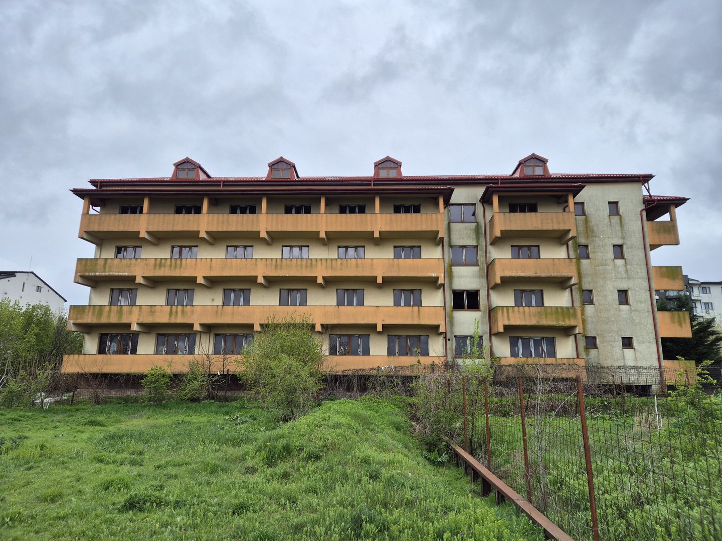 Cladire  S+P+3+M - 1762,18 mp + teren 1608 mp - Lacul Morii - Poză 1