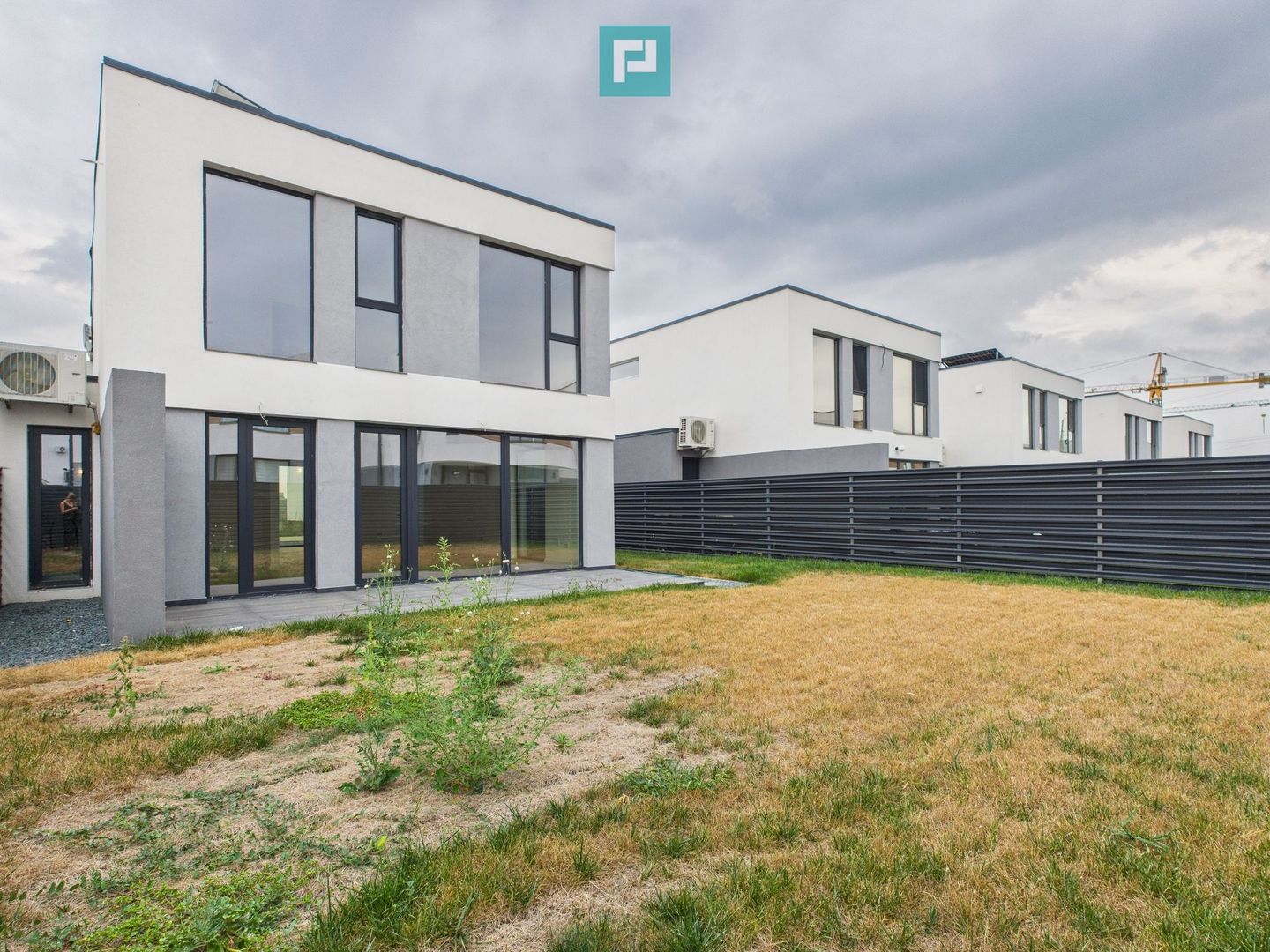 Casă în ansamblu rezidențial cu 5 camere, Tunari, aproape de oraș - Poză 27