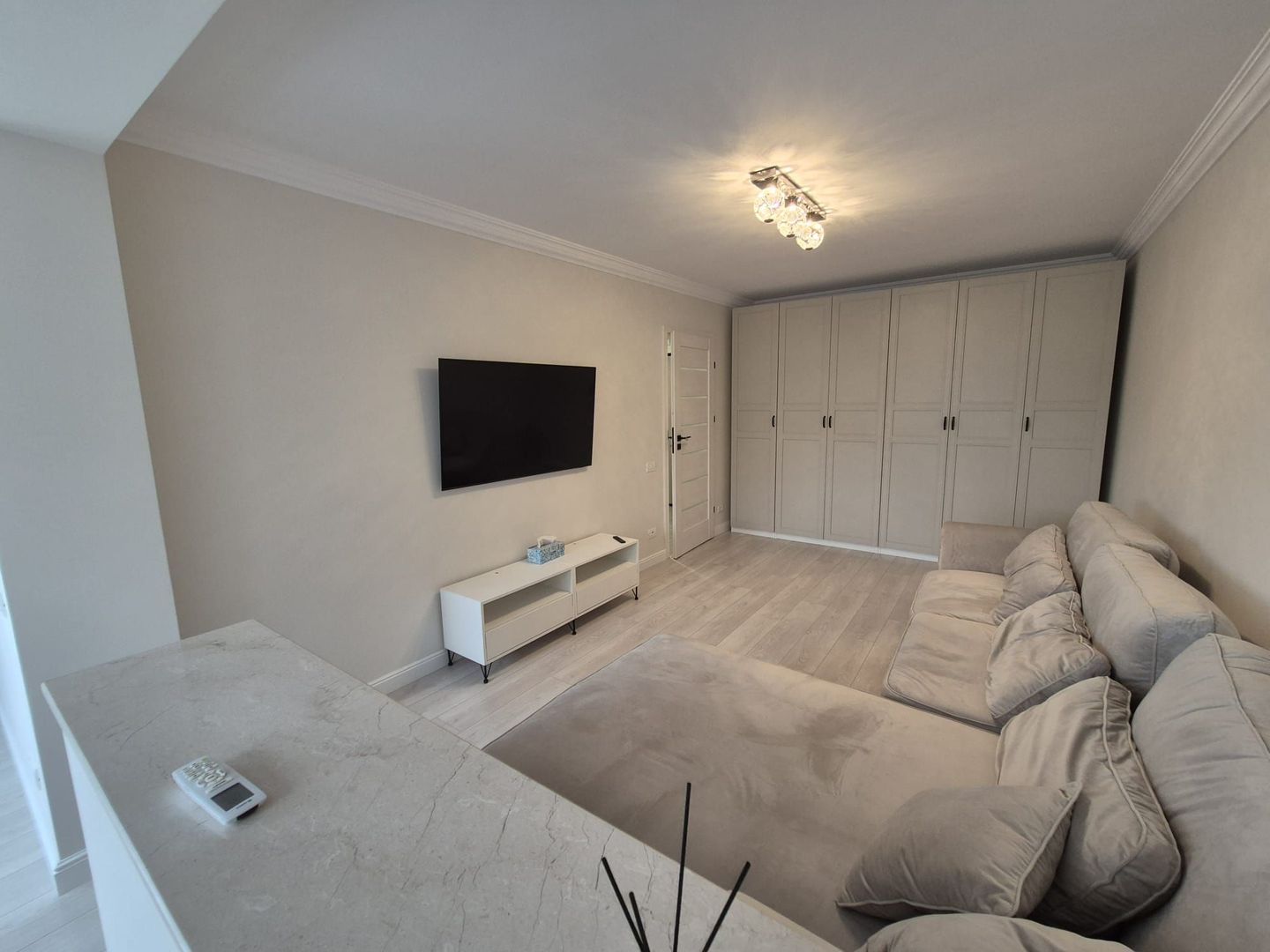 Apartamnent decomandat cu 3 camere, Sector 6 - Poză 2