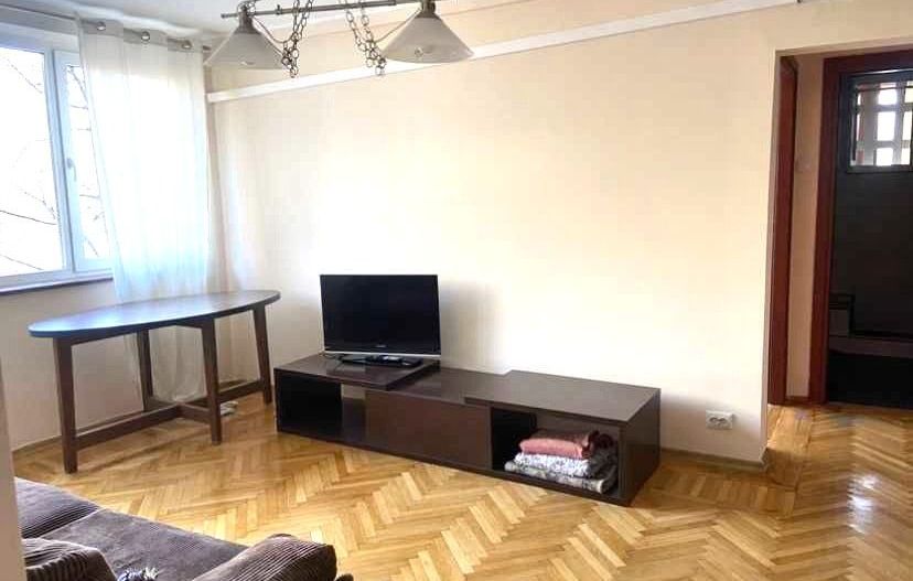 🌳 Închiriez Apartament cu 3 camere, vedere Parc IOR, etaj 2, Baba Novac, AC - Poză 3