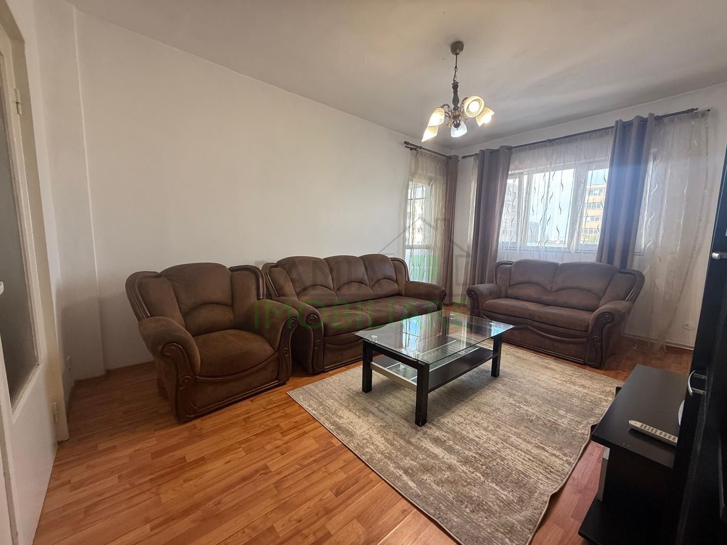 Apartament 3 camere decomandat cu 2 băi în Calea București - Poză 3