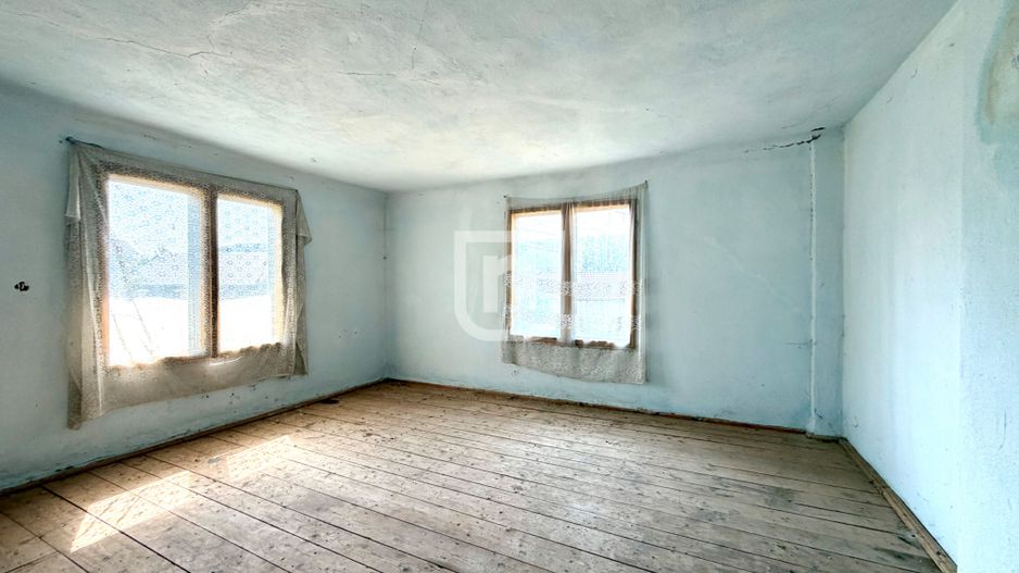 Casa cu 500mp teren, pozitie buna, centrala, utilitati - Poză 10