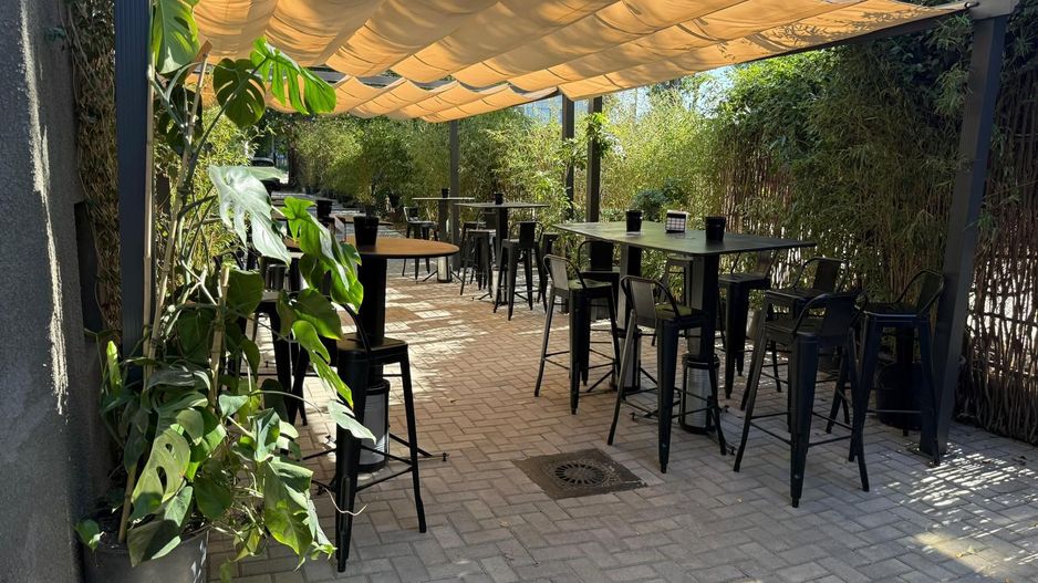 Spațiu  576mp+120mp curte  la 5 minute de Metrou Pipera - Poză 1