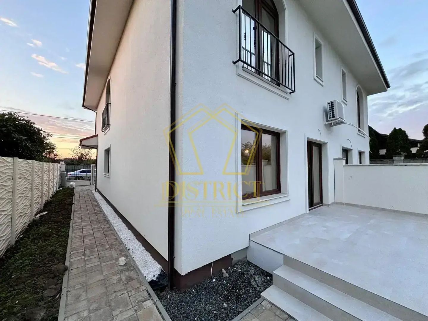 Duplex modern cu 4 camere, finalizat | Ronat - Poză 3