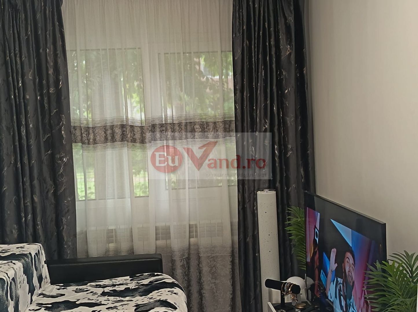 De vanzare apartament 3 camere – Micro 40 – Parter cu gradina, 58.000 euro - Poză 3