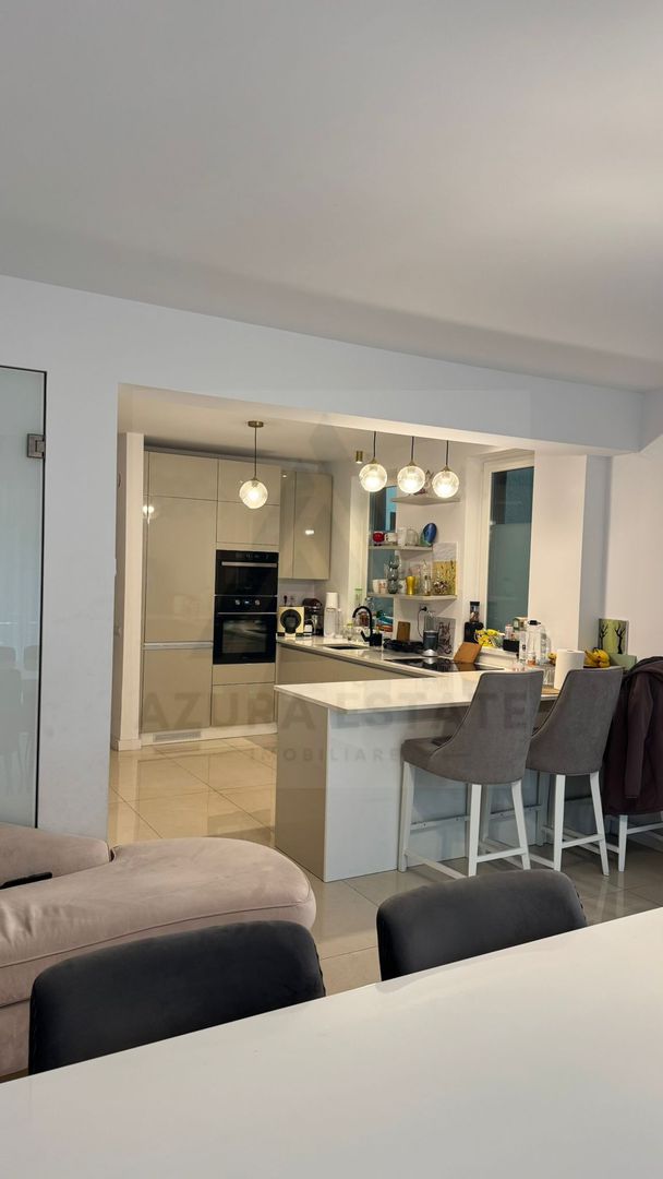 Casa moderna cu 6 camere terase 50 mp si curte in Parcul Sub Arini - Poză 1