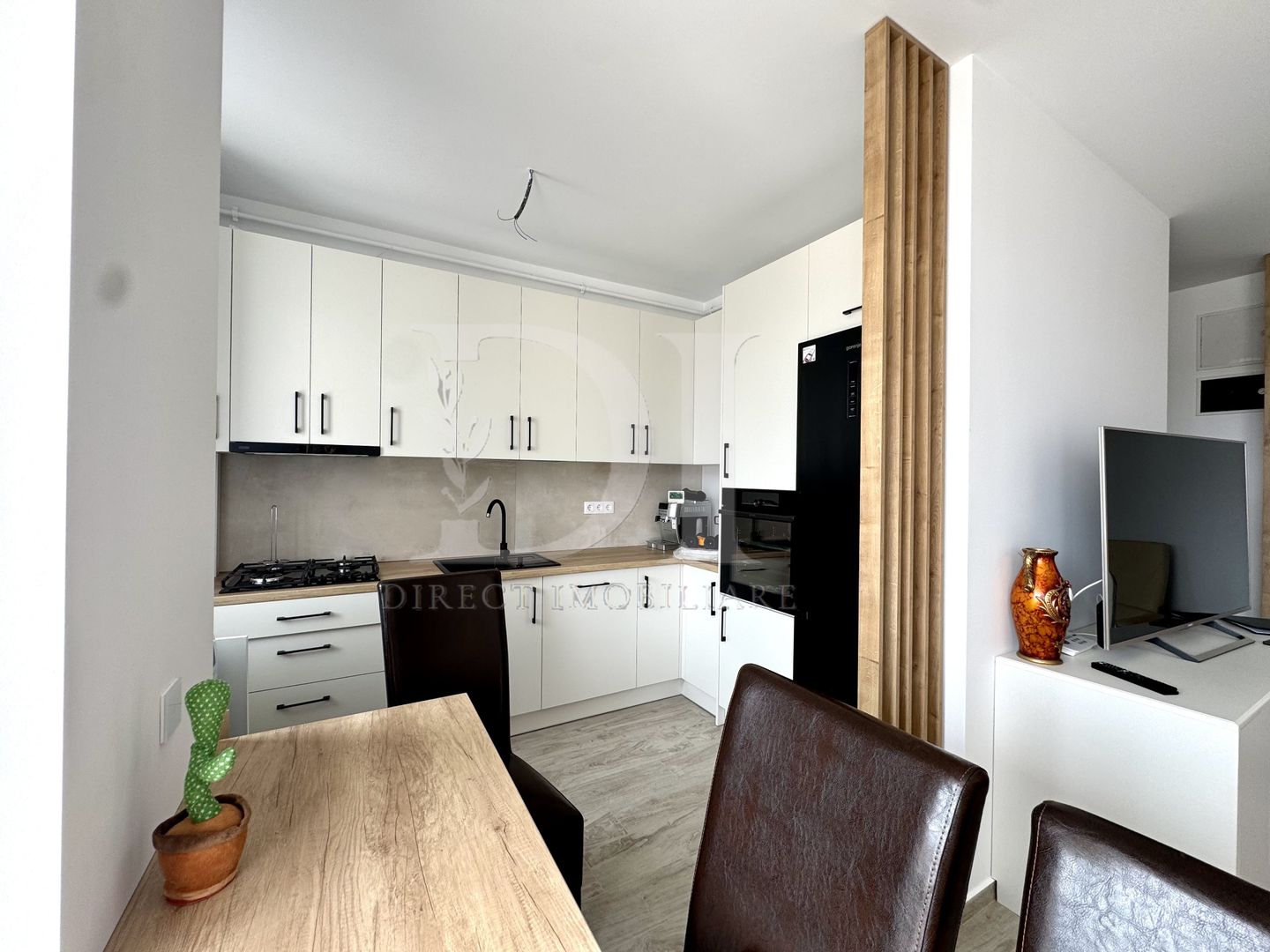 Apartament la cheie / etaj intermediar / Zona Eroilor - Poză 1