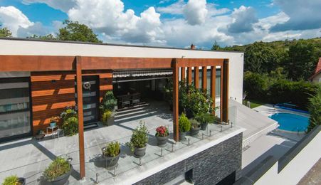 Vilă cu piscină, mobilată și utilată. Comision 0%. 410.000 Euro neg