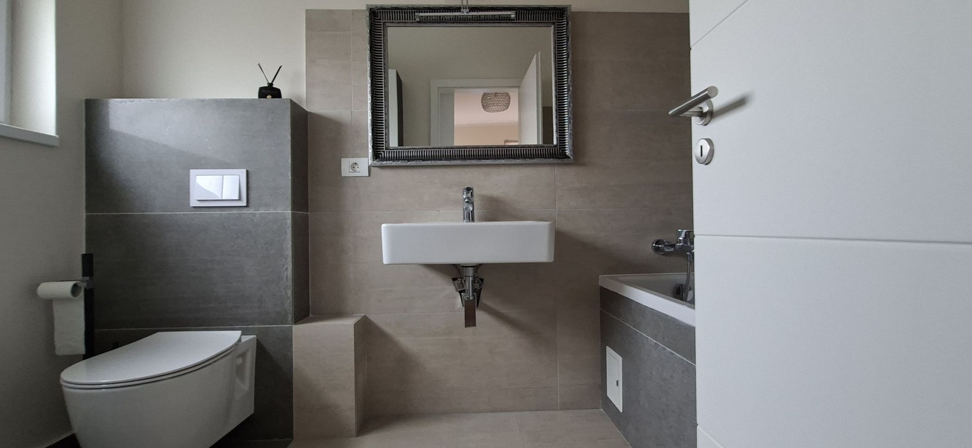 Casa la prima inchiriere cu 3 camere - Poză 11